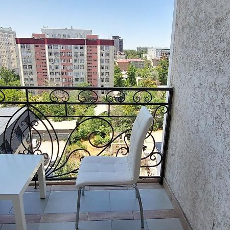 White Apartment With Panoramic View In The Center Bichkek Extérieur photo