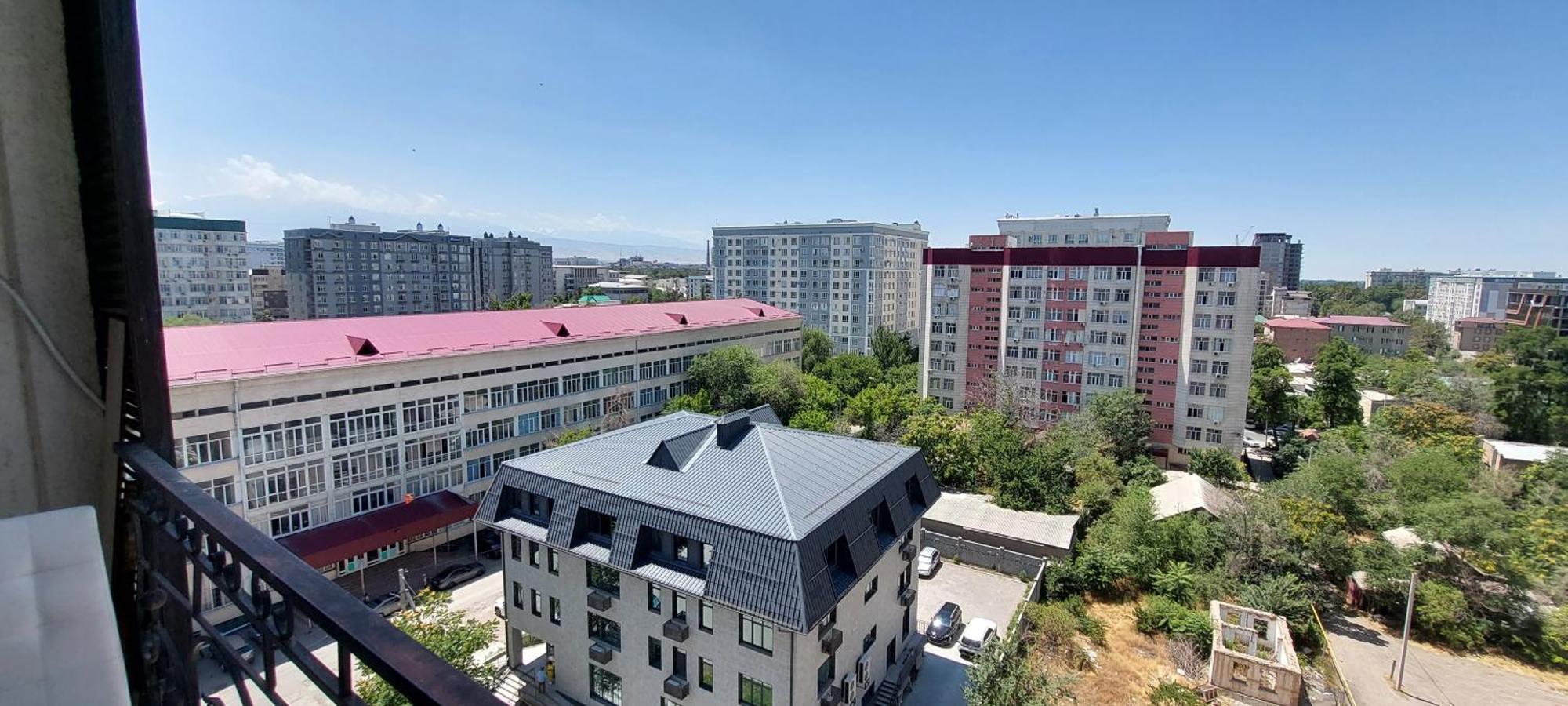 White Apartment With Panoramic View In The Center Bichkek Extérieur photo